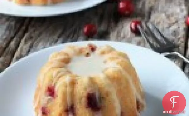 Bolo Bundt Laranja Cranberry