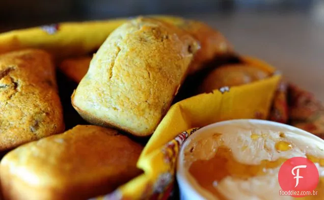 Mini pães de milho com Cranberries e nozes