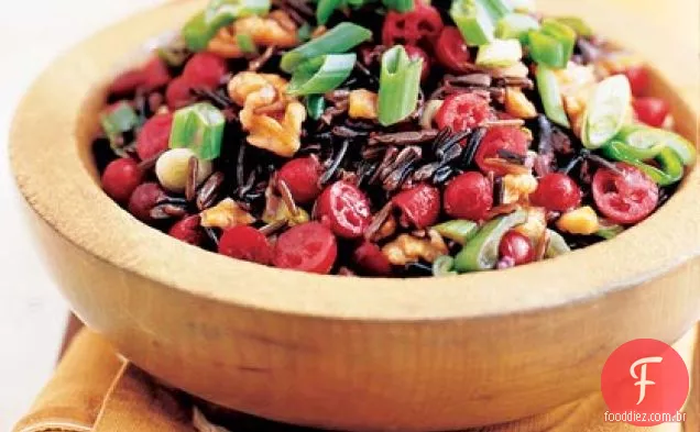 Arroz selvagem e salada de Cranberry