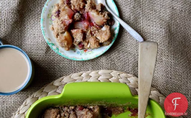 Crumble De Pêra E Cranberry