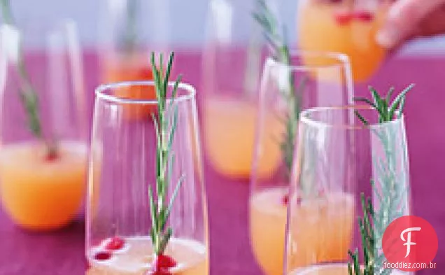 Coquetel Espumante De Pêra E Cranberry