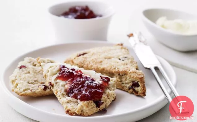 Scones laranja-Cranberry com açúcar Turbinado