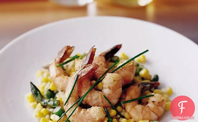 Camarão mimado com risoto de milho e aspargos