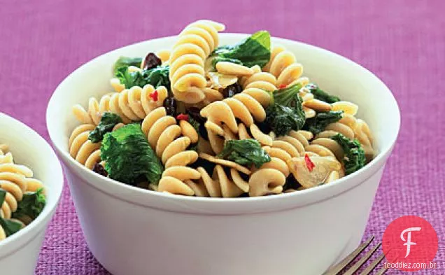 Fusilli com mostarda e groselhas
