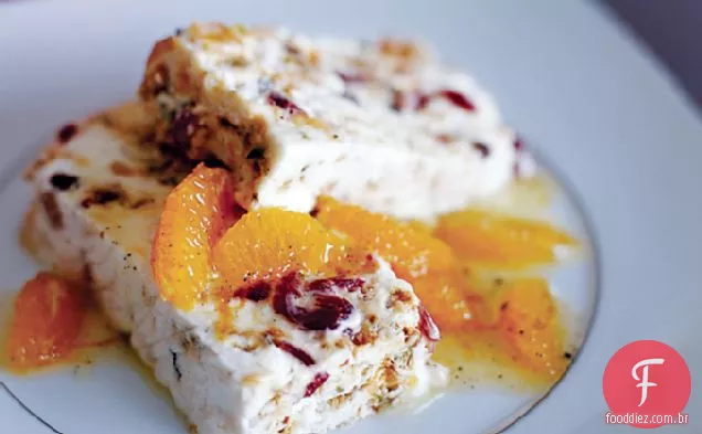 Nougat de frutas congeladas com molho cítrico
