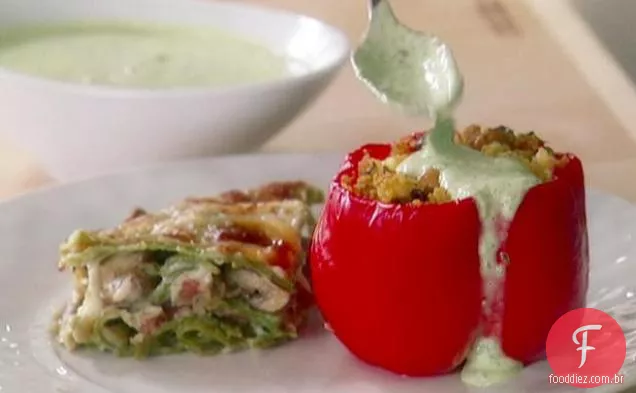 Cuscuz-pimentos recheados com molho de manjericão