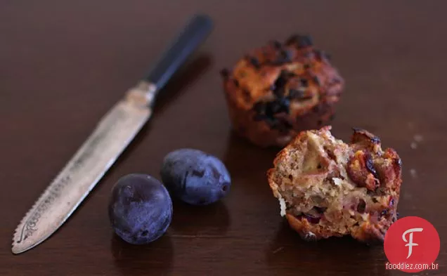 Damson, Muffins De Pêra E Nogueira