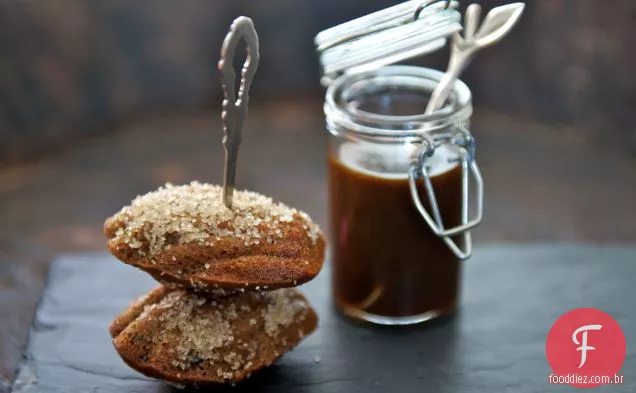 Encontro E Madeleines De Chá Earl Grey Com Mergulho Muscavado