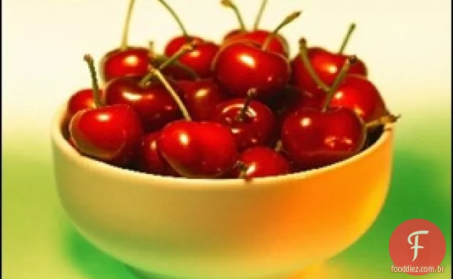 Um prato de verão saudável e sem glúten: quinoa de cereja e camarão