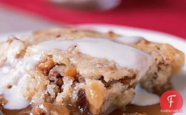 Bolo de Pudim de Tâmara com molho de baunilha