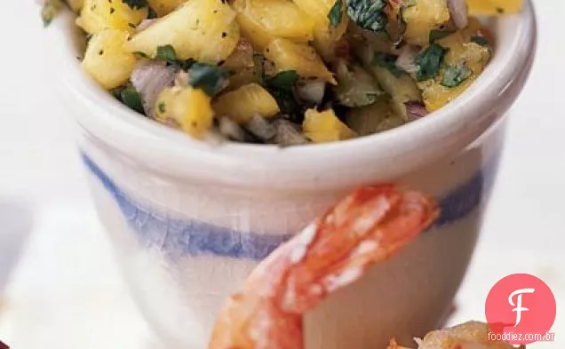 Camarão de coco com salsa de abacaxi