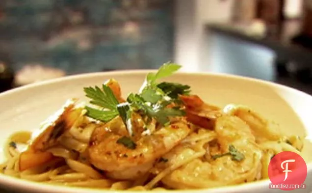 Camarão Scampi com Linguini