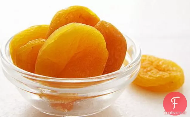 Bolo de frutas secas e nozes