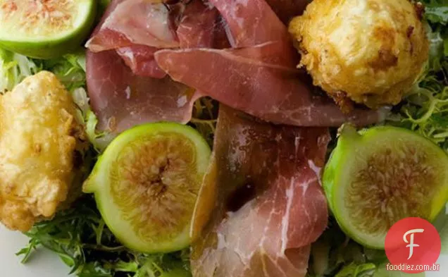 Queijo De Cabra Frito E Salada De Figo