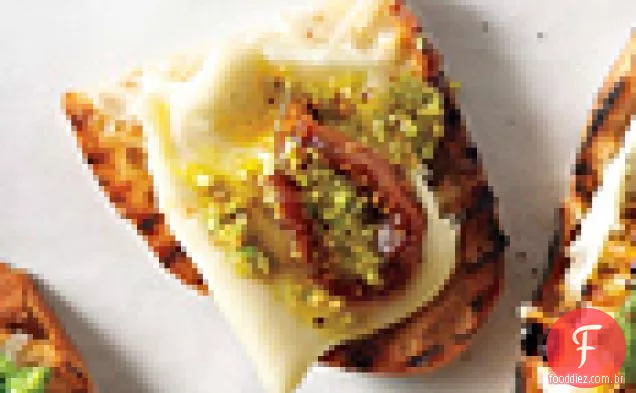 Óleo De Figo Em Conserva, Robiola E Pistache Crostini