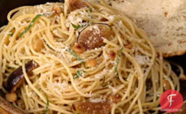 Espaguete Com Figos, Manjericão, Manteiga Marrom E Avelãs