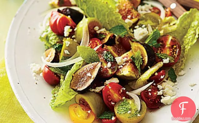 Salada de figo, tomate e cebola doce