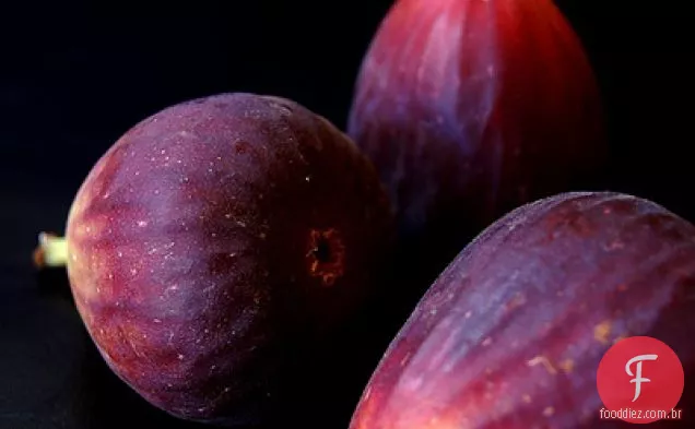Figos pretos de Gênova com búfalo Mozarella