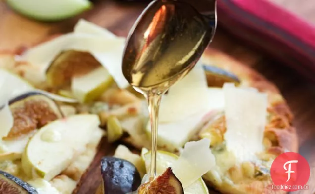 Receita Quente De Pão Achatado De Figo, Maçã E Gorgonzola