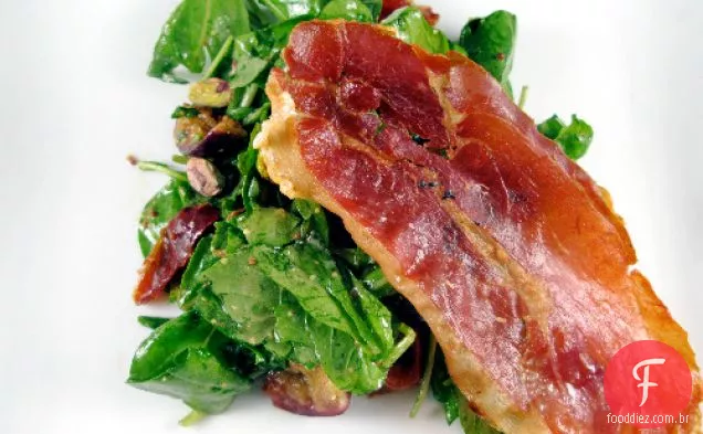 Salada Crocante Prosciutto, Figo E Pistache Com Vinagrete Simples