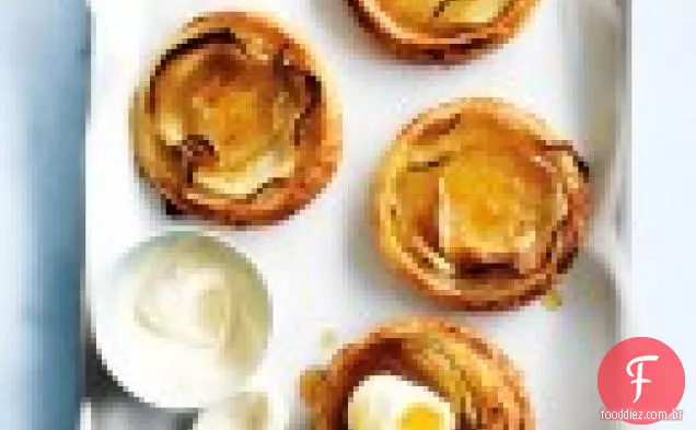 Pizza grelhada com figo, mussarela e cebola caramelizada