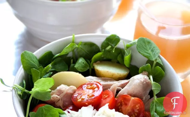 Salada De Frango E Mussarela Com Molho Figo Relish
