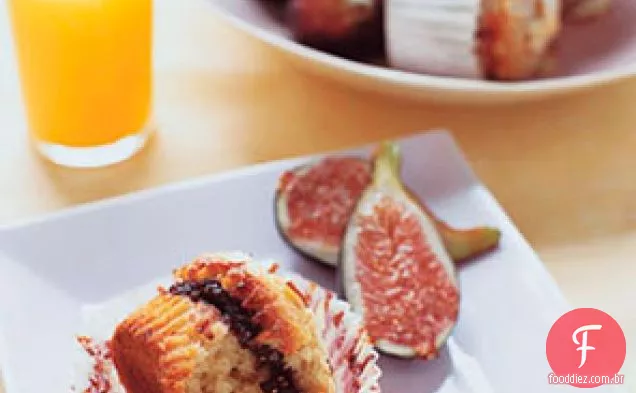 Muffins De Amêndoa Com Centro De Figo Pegajoso