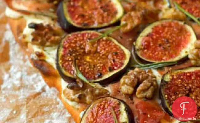 Figo E Prosciutto Pizza Com Ricota, Nozes E Alecrim