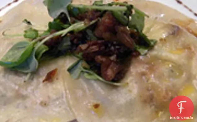 Ravioli De Figo E Queijo Com Molho De Vinho Com Manteiga De Noz-Pecã