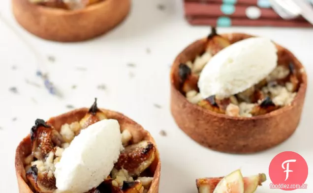 Gengibre Fig Streusel Tortas Com Lavanda Mel Sorvete