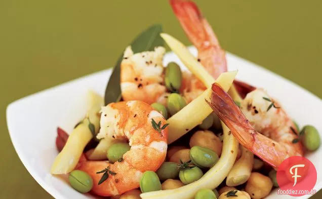 Camarão ferver com salada de três feijões