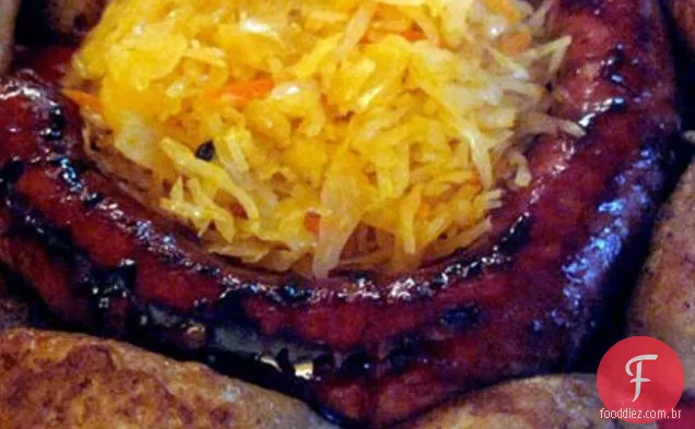 Biala Kielbasa Com Pierogi E Chucrute