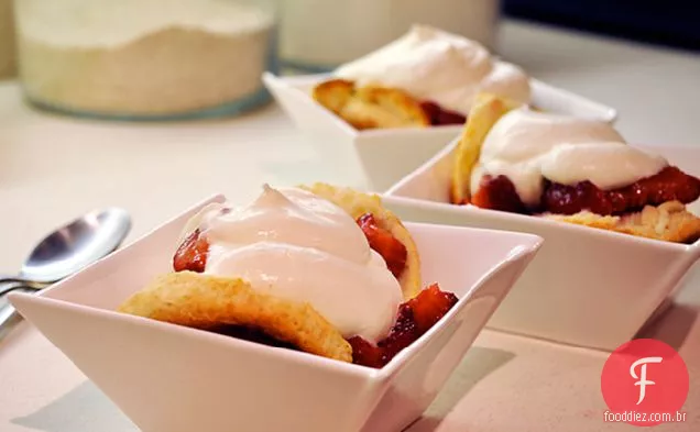 Bolo De Morango No Verão