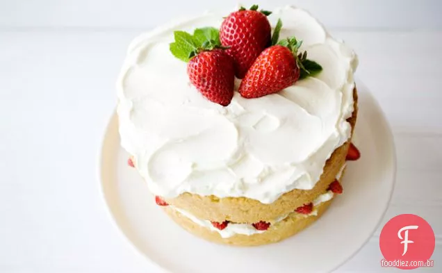 Bolo De Morango Com Chocolate Branco