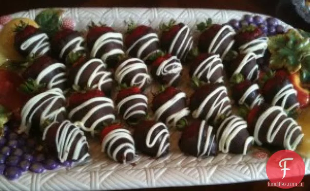 Morangos mergulhados em Chocolate