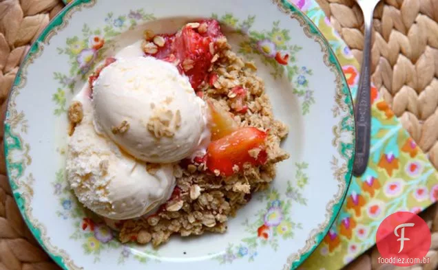 Morango Abacaxi Crumble