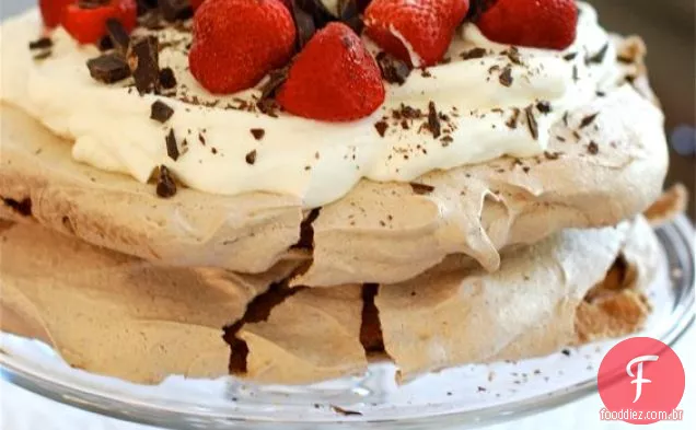Chocolate Duplo Morango Pavlova