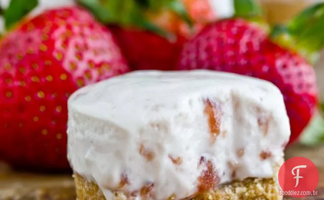 Cheesecakes de morango sem assar