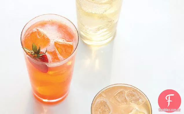 Refrigerante De Morango, Limão E Manjericão