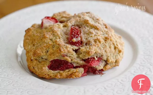 Scones De Morango Com Baixo Teor De Gordura