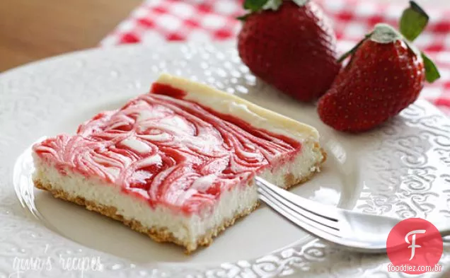 Cheesecake De Redemoinho De Morango Com Baixo Teor De Gordura
