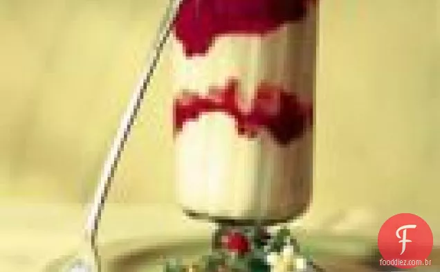 Mousse De Chocolate Branco Com Morangos