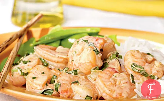 Camarão Com Curry De Coco Tailandês