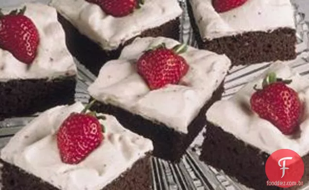 Chocolate-morango Chiffon quadrados