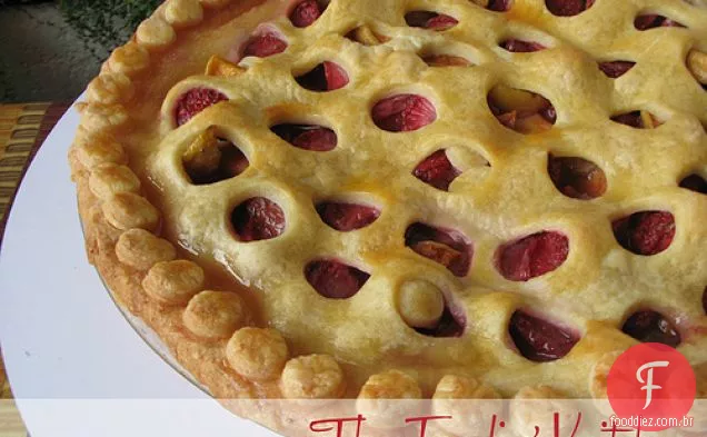 Torta De Pêssego Morango Com Mel E Sálvia