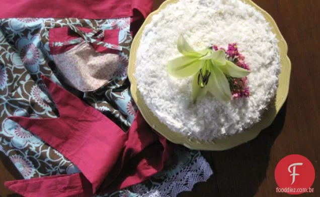 Bolo De Coco Tropical Com Molho De Manga