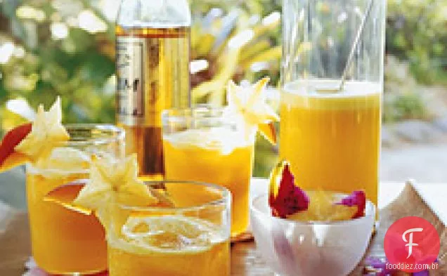 Cocktails De Abacaxi E Manga Rum