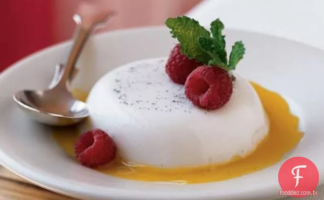 Panna Cotta de baunilha e amêndoa com molho de Manga