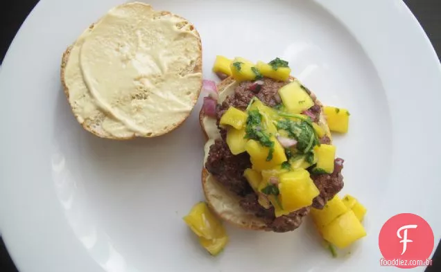 Hambúrguer Vitrificado De Cinco Especiarias Com Mangas De Gengibre
