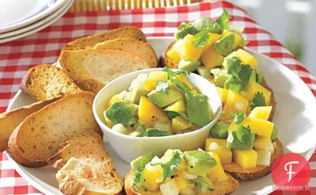 Salsa Crostini de abacate e manga